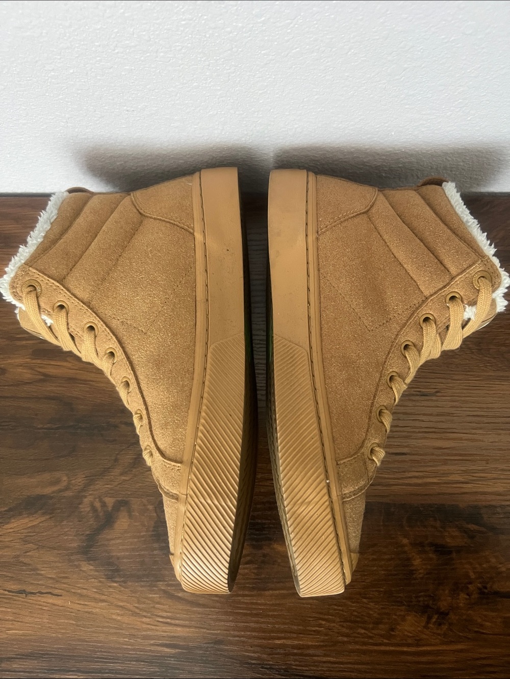 Cariuma OCA Therma Sherpa Lined High Top Sneakers Women's Size 8 Men's Size 6.5 - Picture 4 of 13